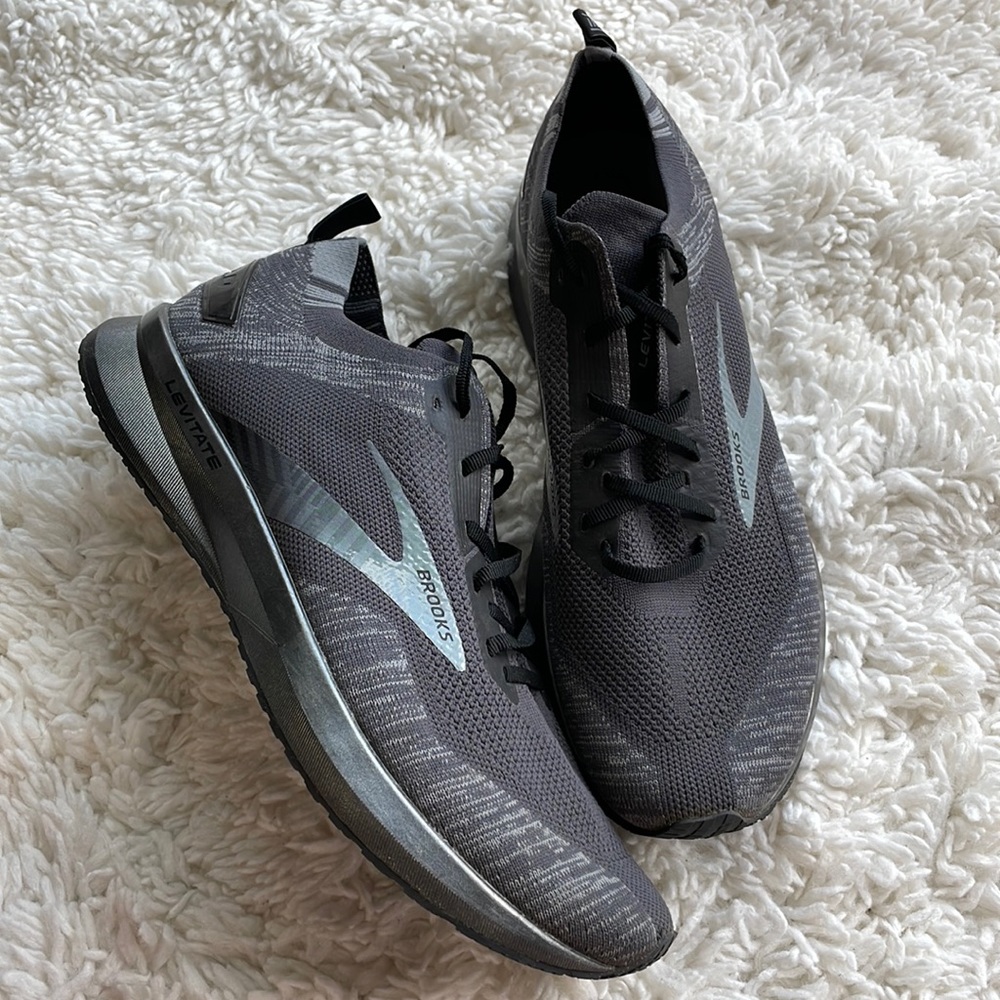 Brooks Levitate‎ 4